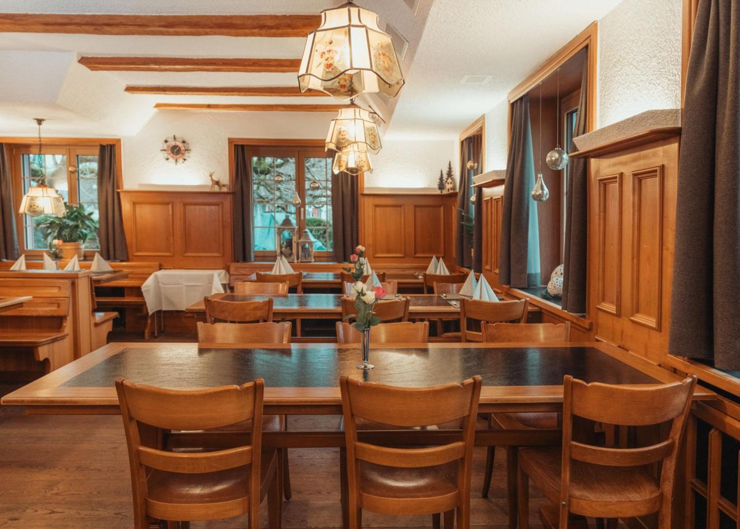 Hotel Restaurant Kreuz Kaiserstuhl 外观 照片