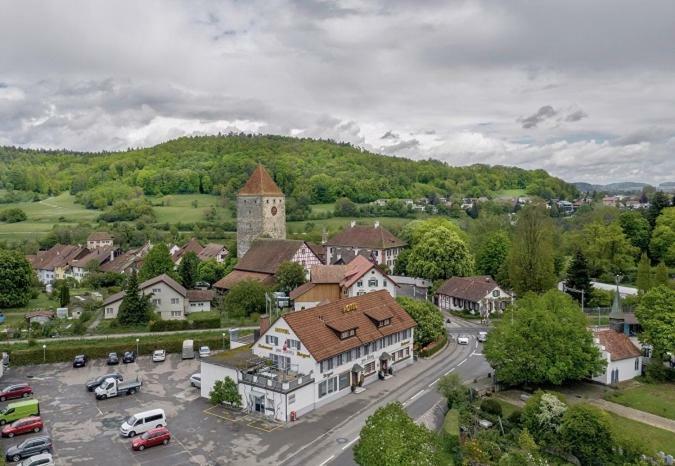 Hotel Restaurant Kreuz Kaiserstuhl 外观 照片